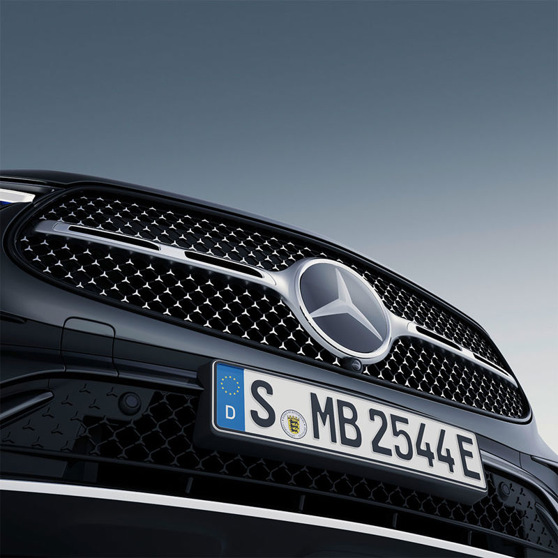 5962131 042023 MB RE GLC Coupe SR PHEV Social Crops 1X1 10